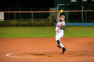 Cara Melempar Bola Softball