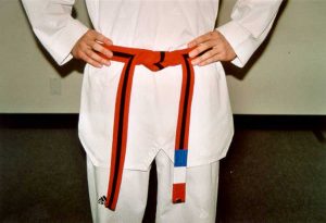 Cara Memakai Sabuk Karate